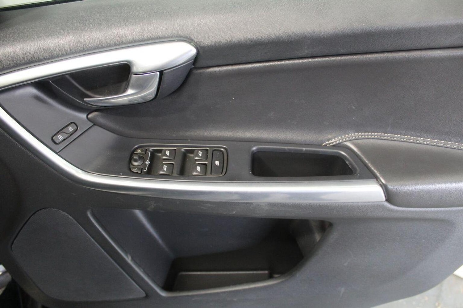 Used Volvo XC60 2015 for sale - 77937955: Photo 50