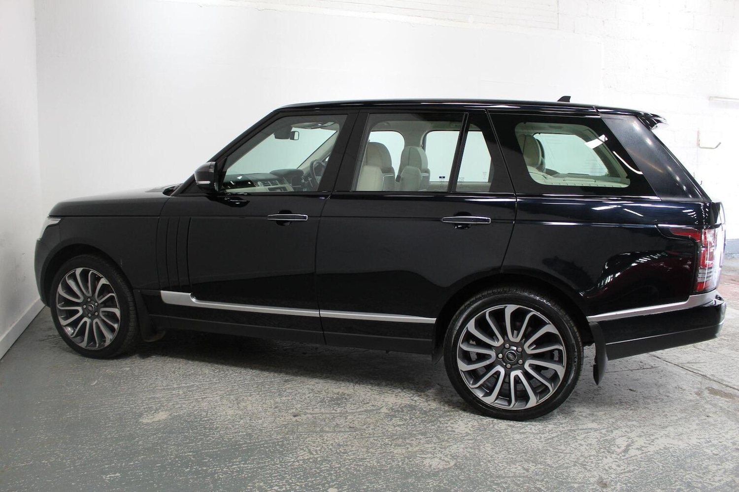 Used Land Rover Range Rover 2015 for sale - 77054776: Photo 10