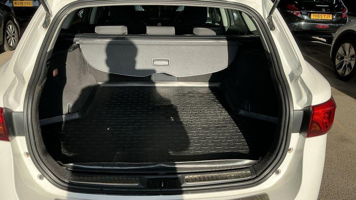 Used Toyota Avensis 2015 for sale - 77766456: Photo 10