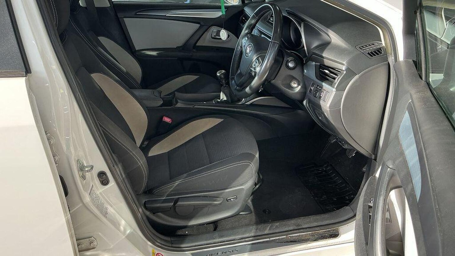 Used Toyota Avensis 2015 for sale - 77766456: Photo 13