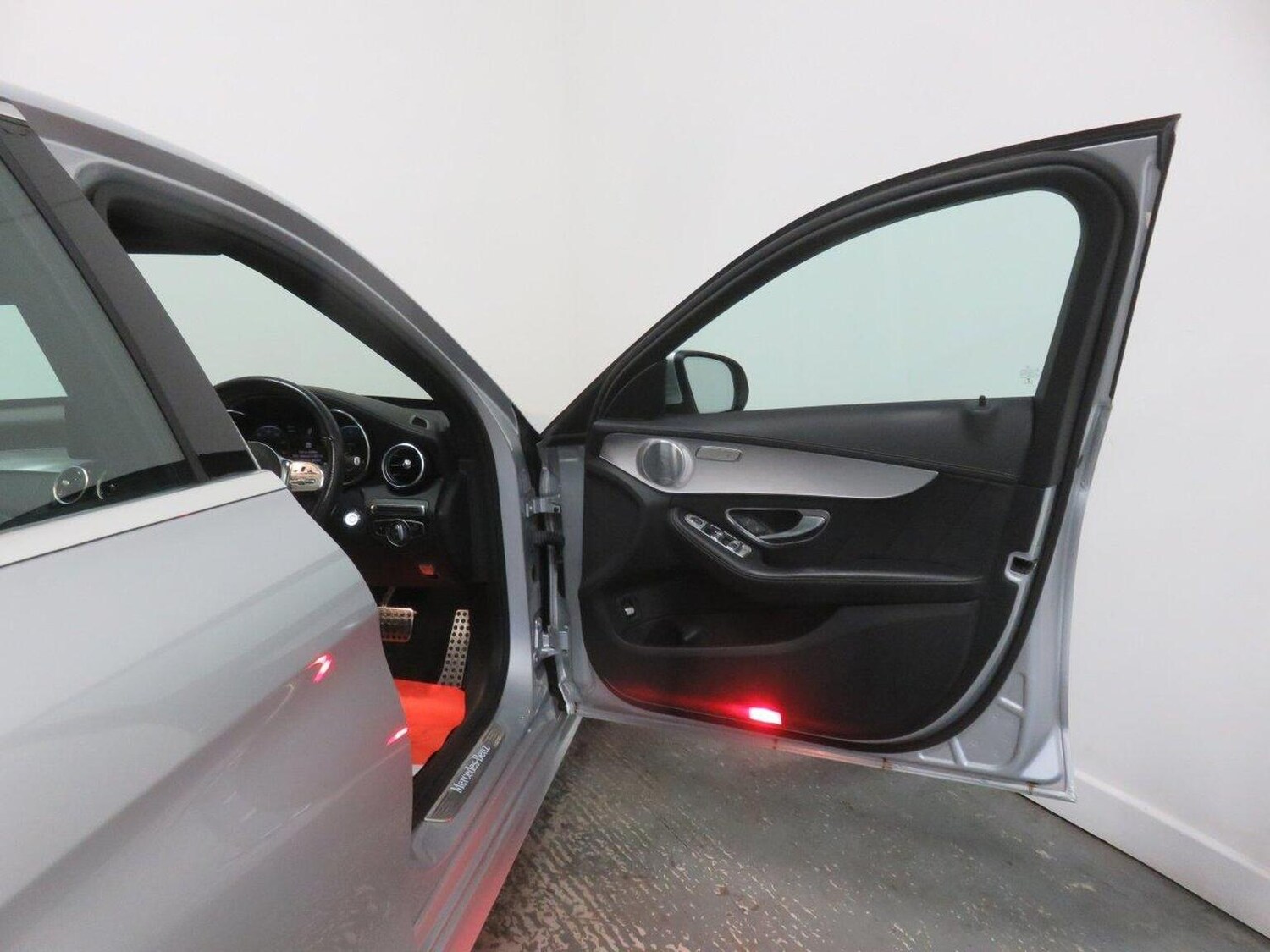 Used Mercedes-Benz C Class 2018 for sale - 77464958: Photo 27