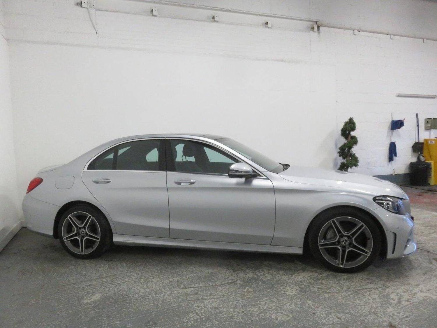 Used Mercedes-Benz C Class 2018 for sale - 77464958: Photo 4