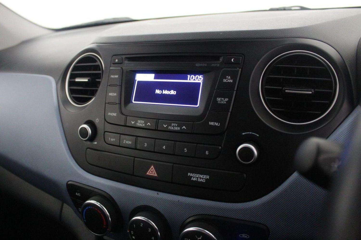 Used Hyundai i10 2014 for sale - 77937936: Photo 34