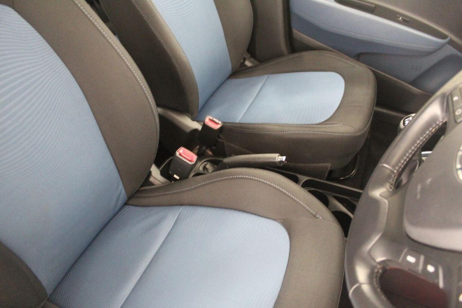 Used Hyundai i10 2014 for sale - 77937936: Photo 40