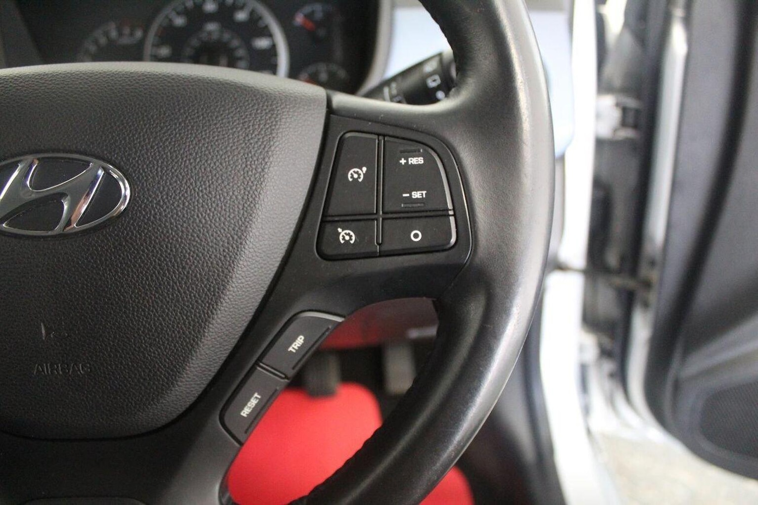 Used Hyundai i10 2014 for sale - 77937936: Photo 43