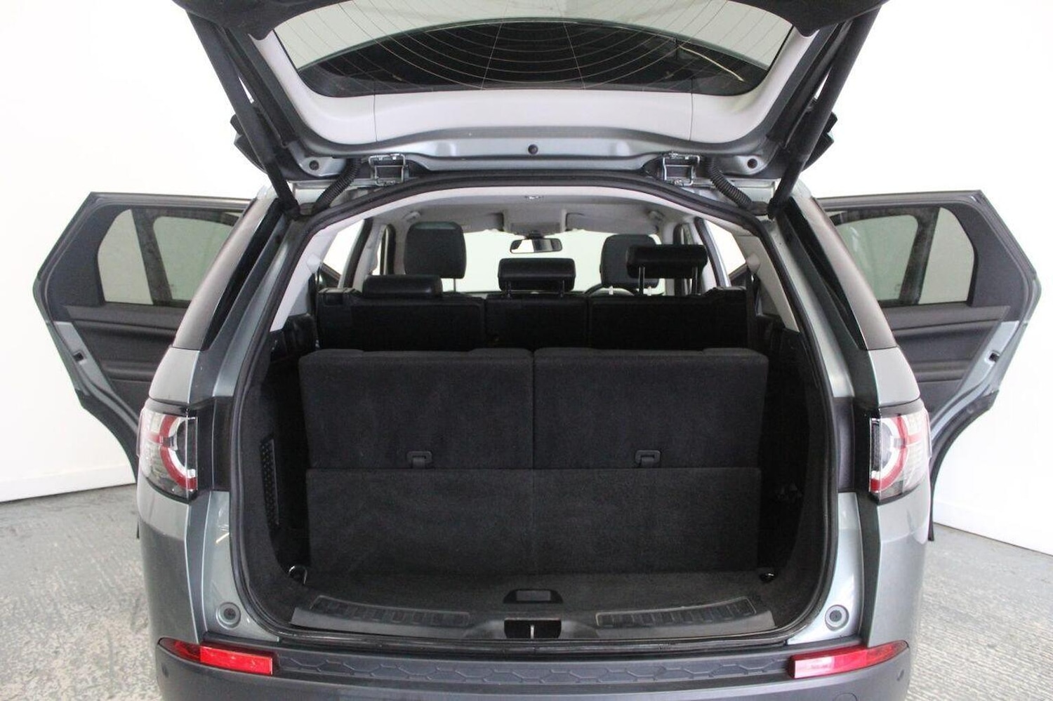 Used Land Rover Discovery Sport 2015 for sale - 77213408: Photo 25