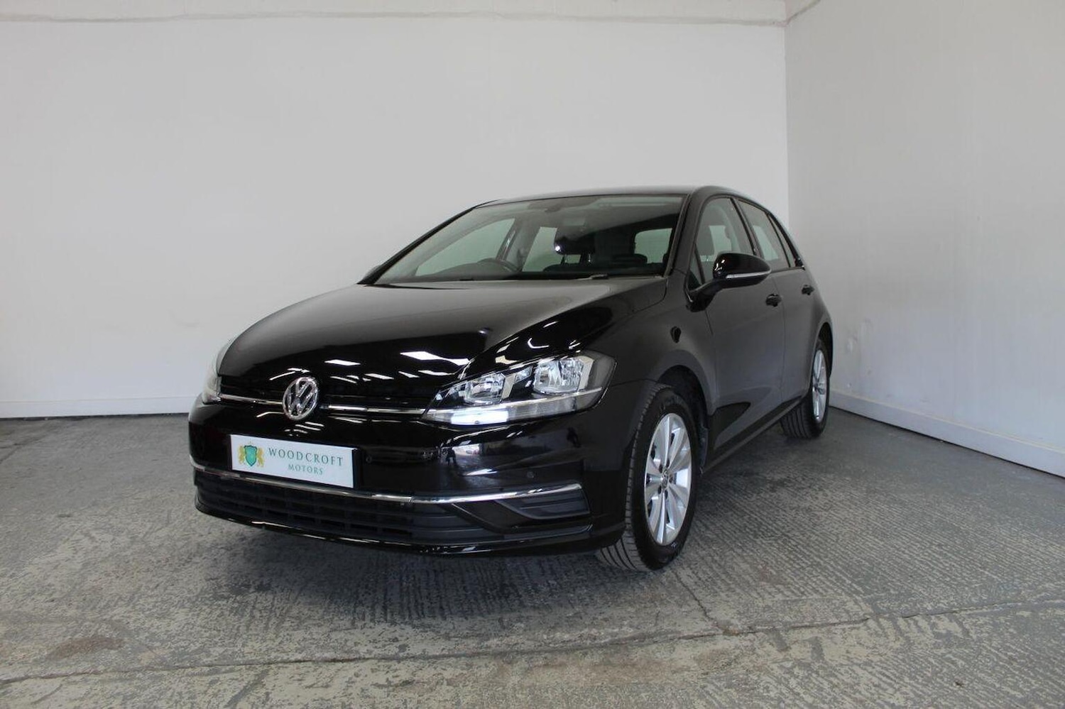 Used Volkswagen Golf 2017 for sale - 76793851: Photo 2