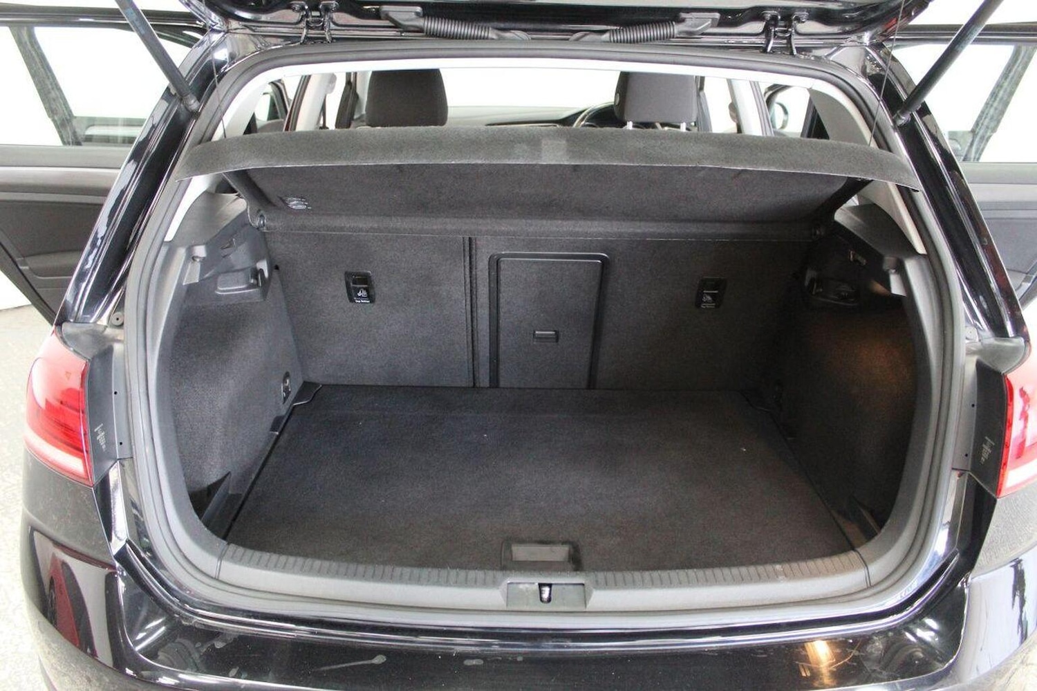 Used Volkswagen Golf 2017 for sale - 76793851: Photo 23