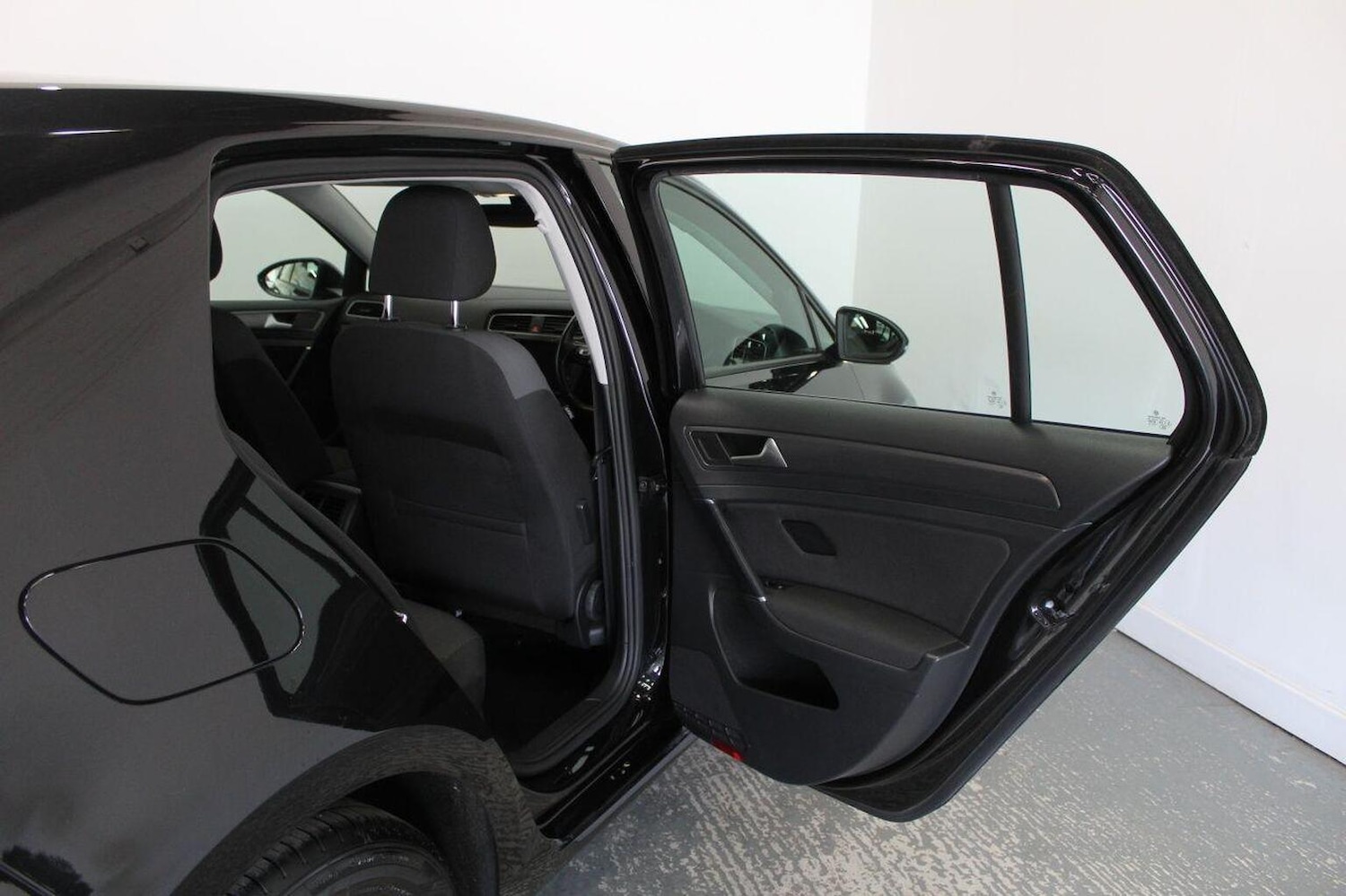 Used Volkswagen Golf 2017 for sale - 76793851: Photo 25