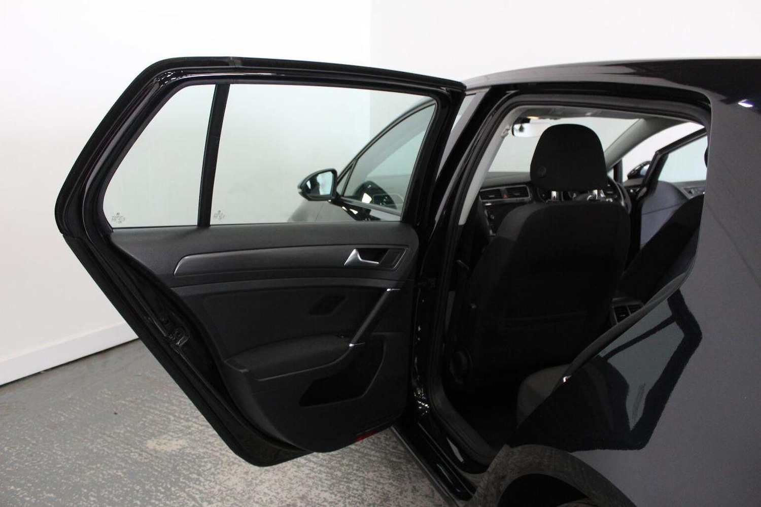 Used Volkswagen Golf 2017 for sale - 76793851: Photo 27