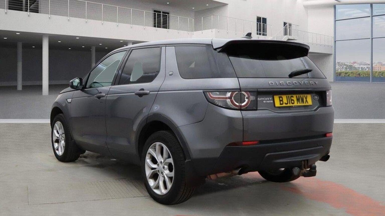 Used Land Rover Discovery Sport 2016 for sale - 76149269: Photo 4