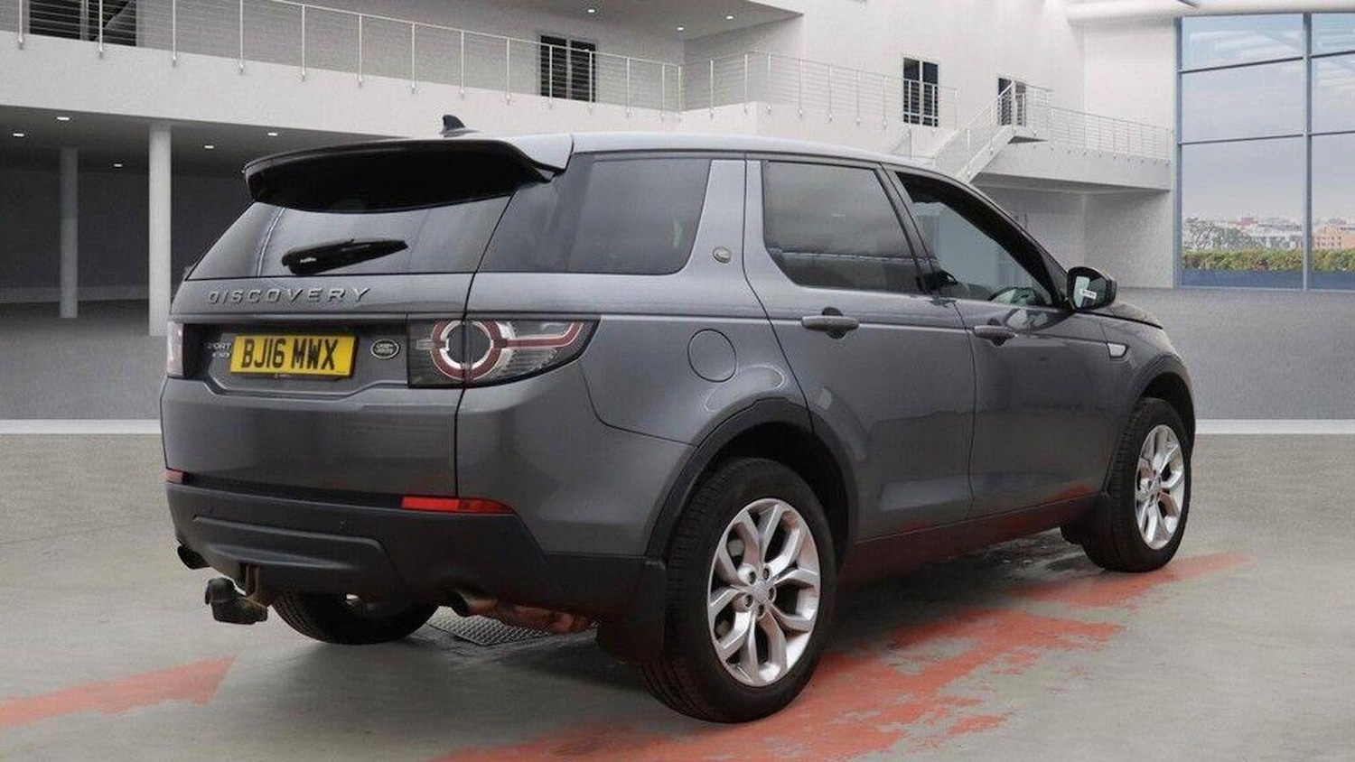 Used Land Rover Discovery Sport 2016 for sale - 76149269: Photo 5