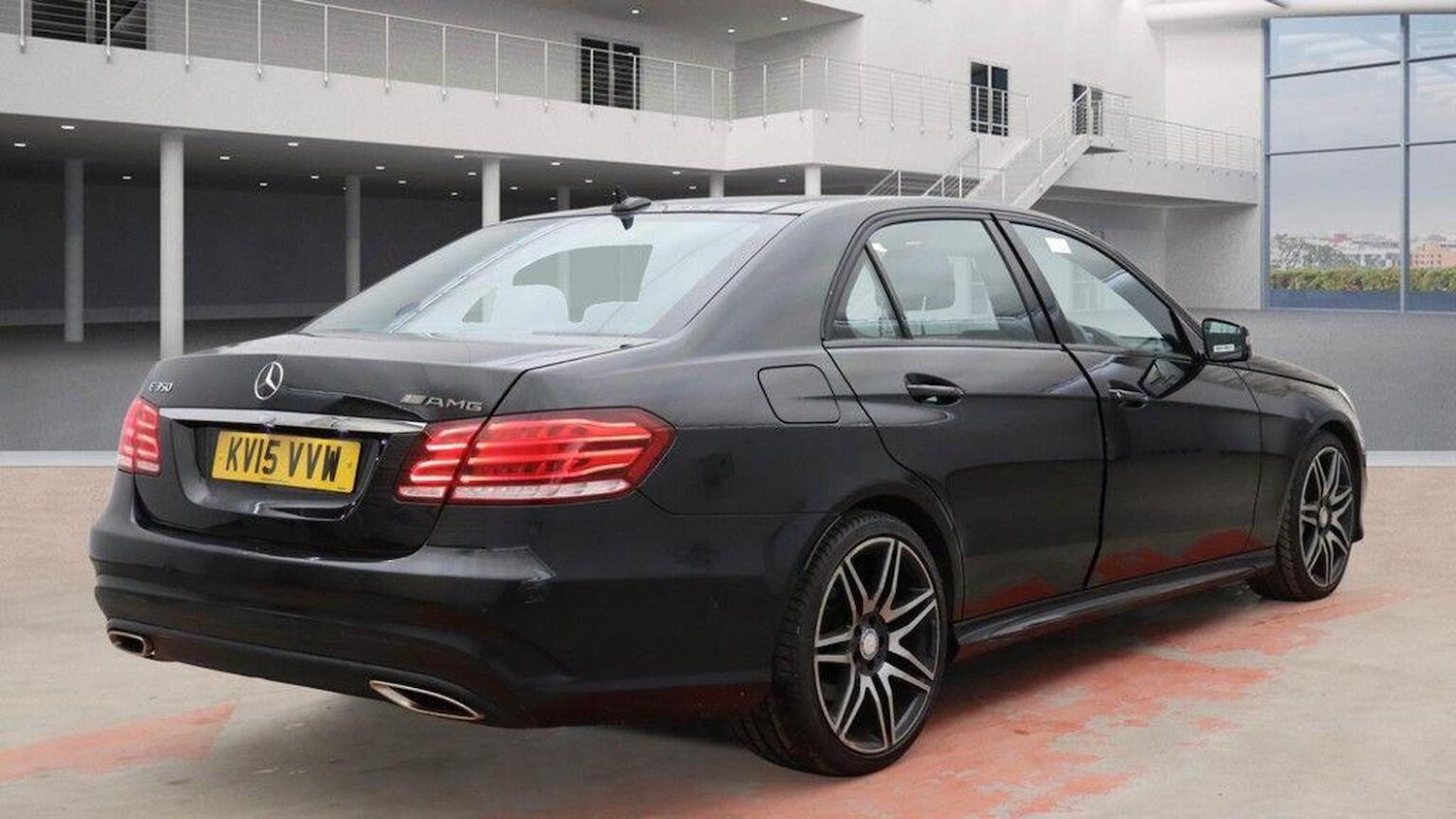 Used Mercedes-Benz E Class 2015 for sale - 77649528: Photo 5