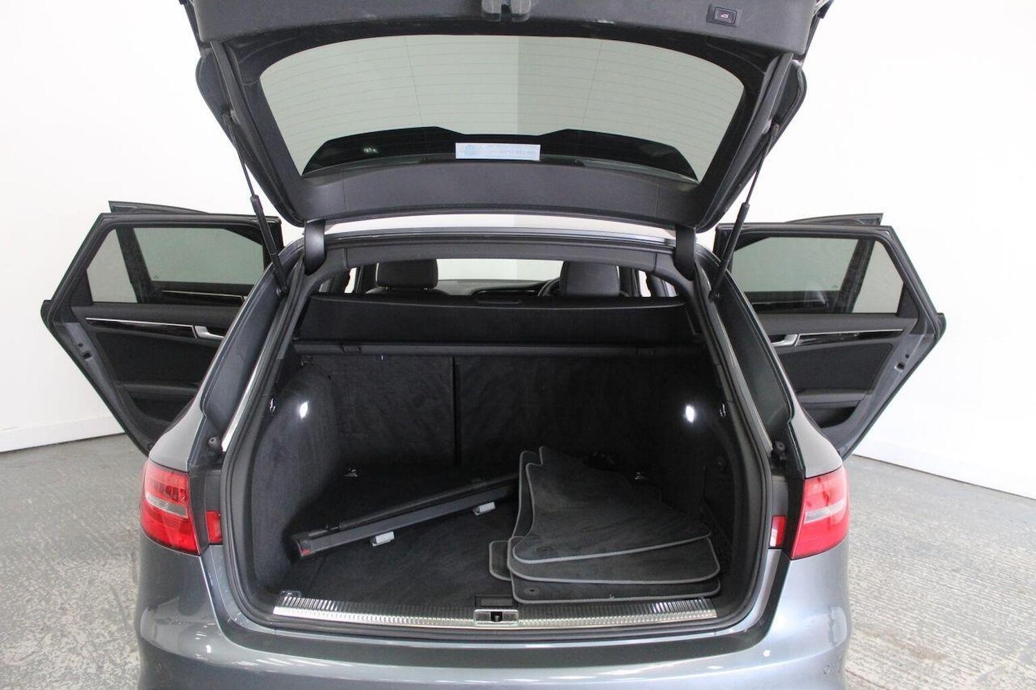 Used Audi A4 Avant 2015 for sale - 76231640: Photo 21