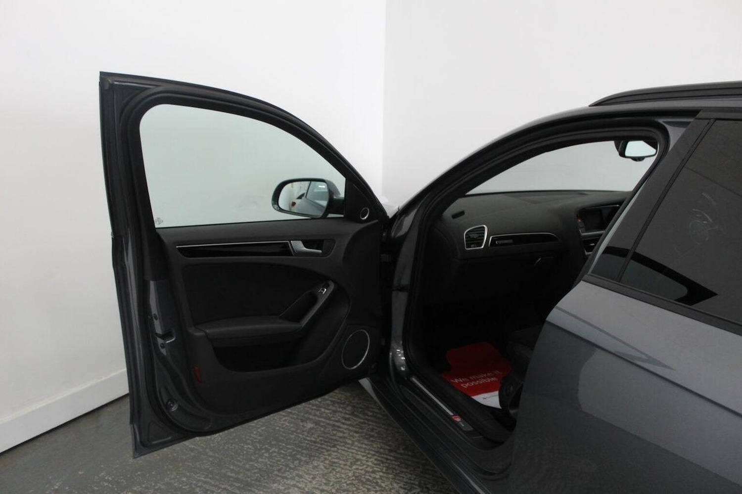 Used Audi A4 Avant 2015 for sale - 76231640: Photo 25