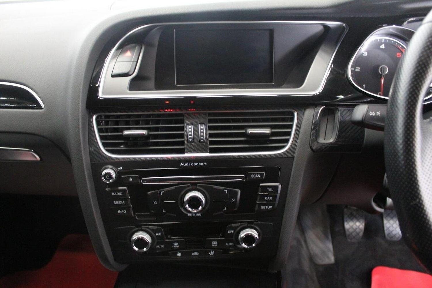 Used Audi A4 Avant 2015 for sale - 76231640: Photo 31