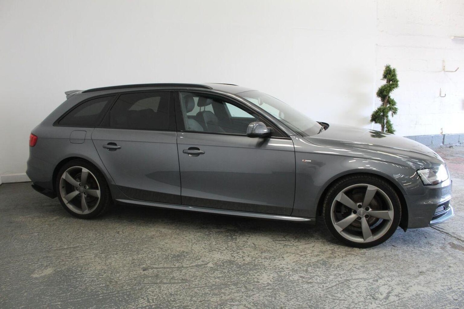Used Audi A4 Avant 2015 for sale - 76231640: Photo 4