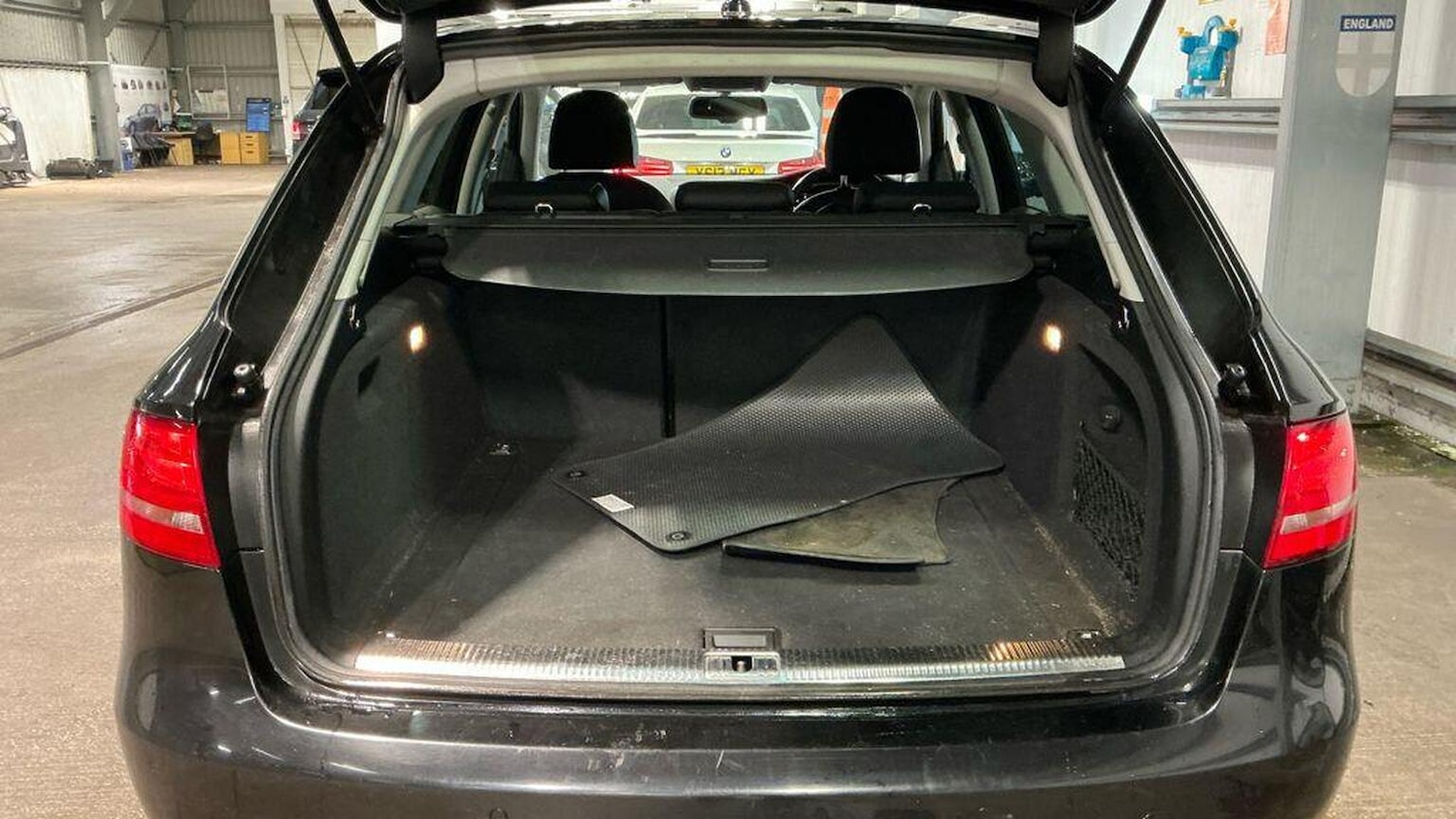 Used Audi A4 Avant 2015 for sale - 76935317: Photo 10