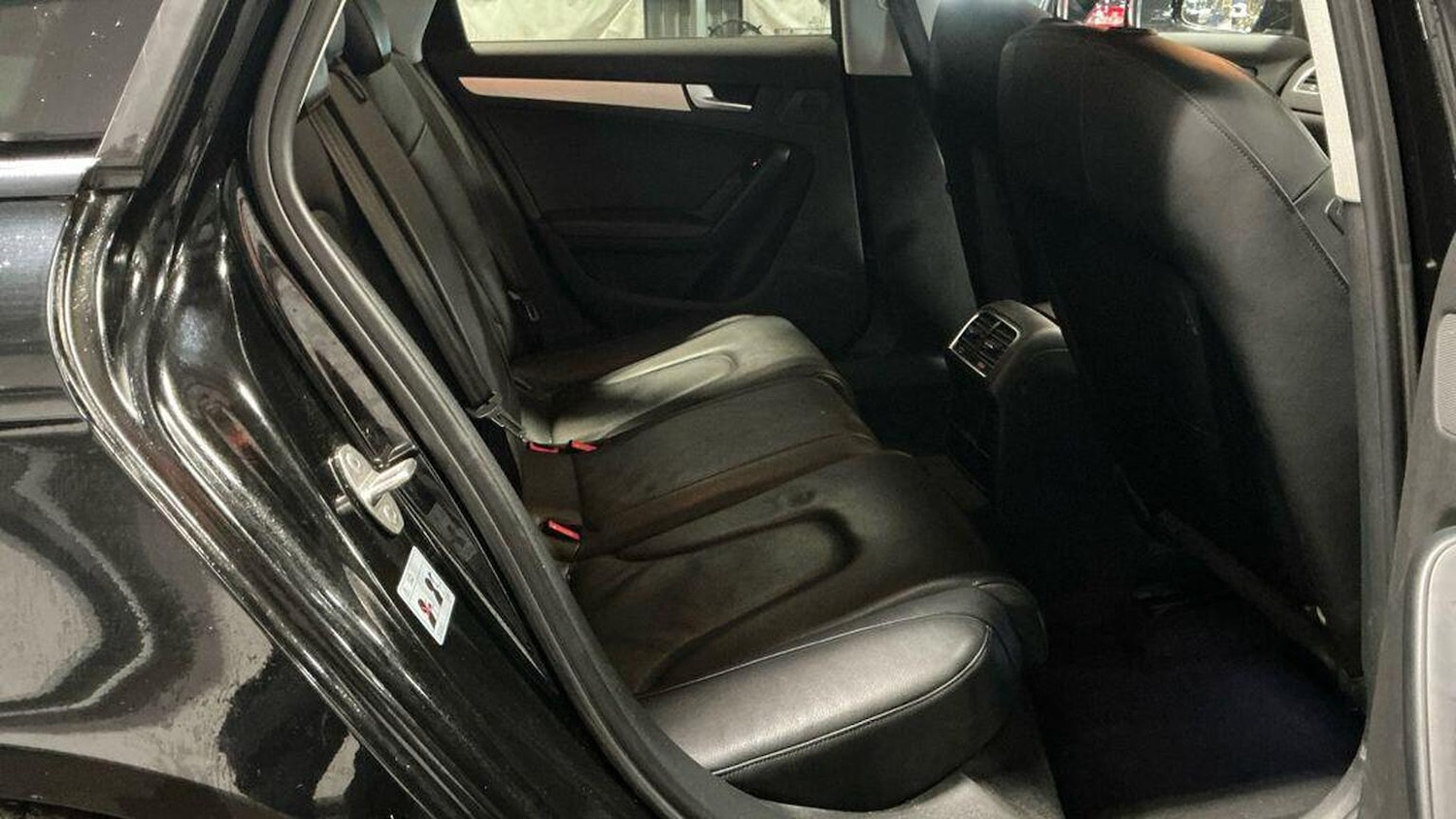 Used Audi A4 Avant 2015 for sale - 76935317: Photo 11