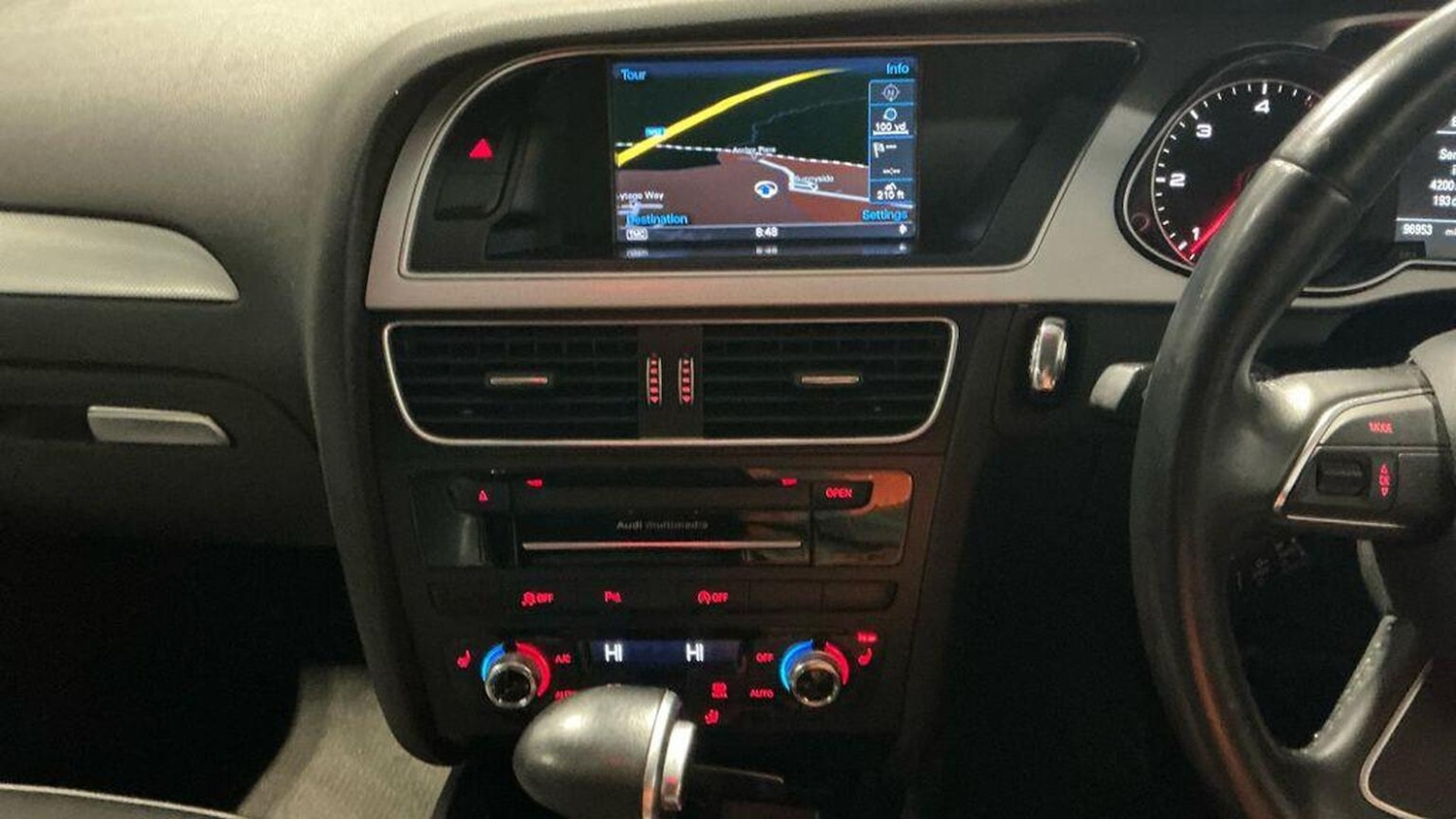 Used Audi A4 Avant 2015 for sale - 76935317: Photo 16