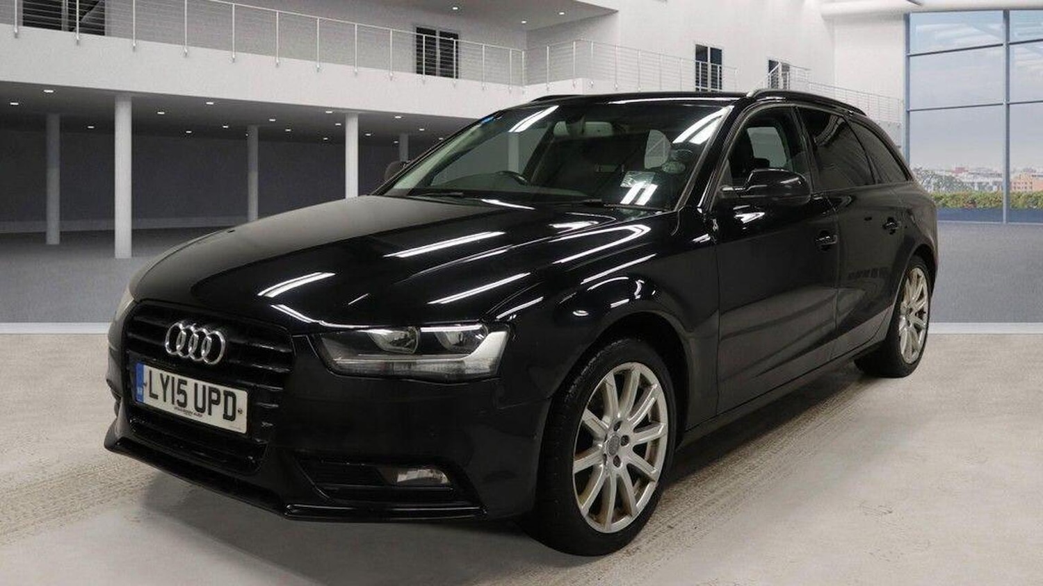 Used Audi A4 Avant 2015 for sale - 76935317: Photo 2