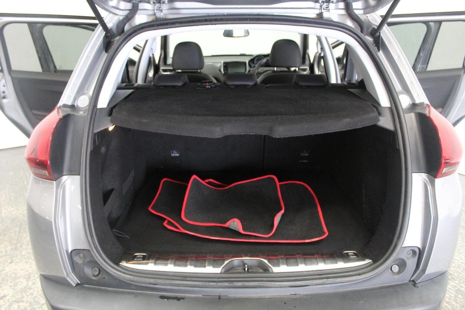 Used Peugeot 2008 2017 for sale - 77937834: Photo 25