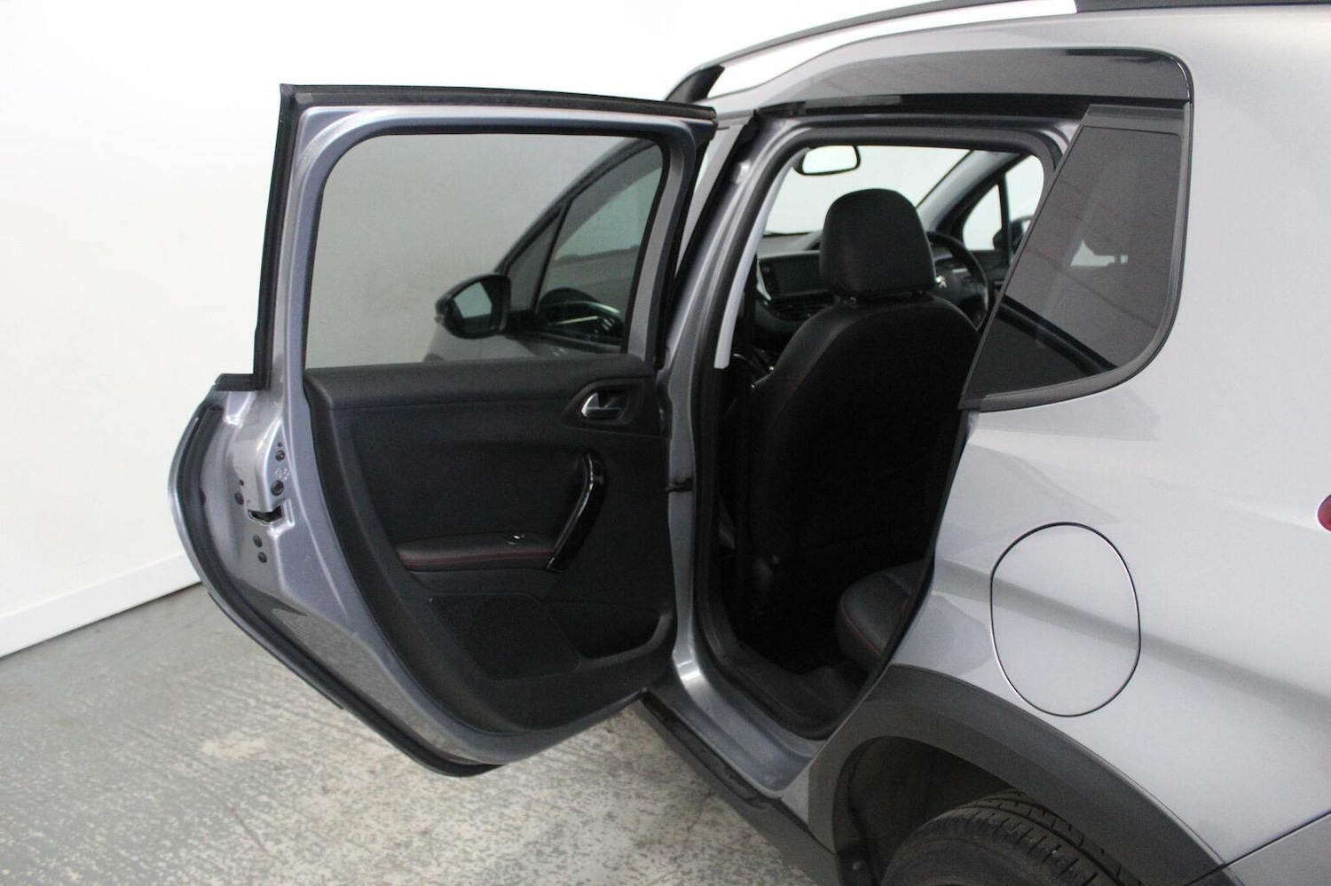 Used Peugeot 2008 2017 for sale - 77937834: Photo 29