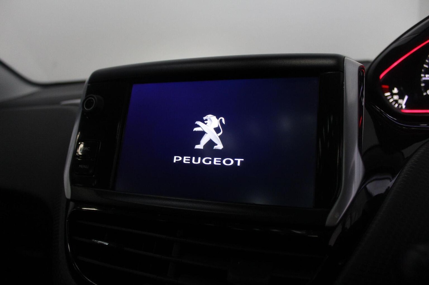 Used Peugeot 2008 2017 for sale - 77937834: Photo 35