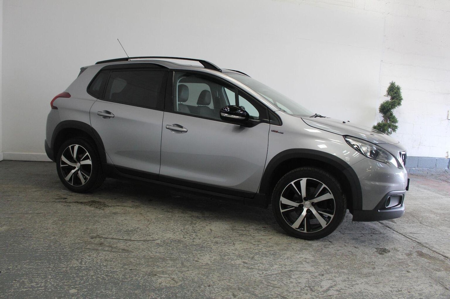Used Peugeot 2008 2017 for sale - 77937834: Photo 4