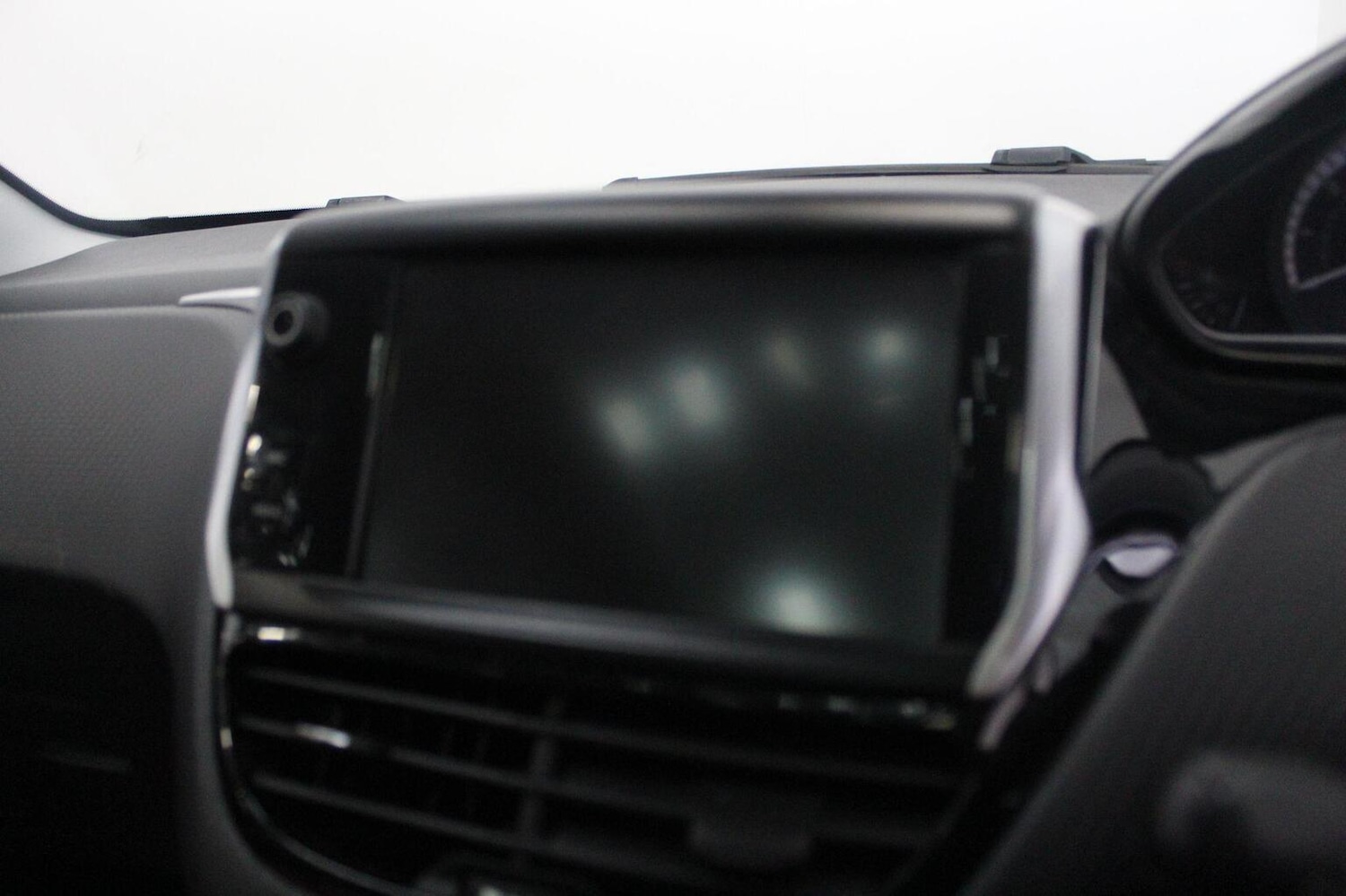 Used Peugeot 2008 2017 for sale - 77937834: Photo 40