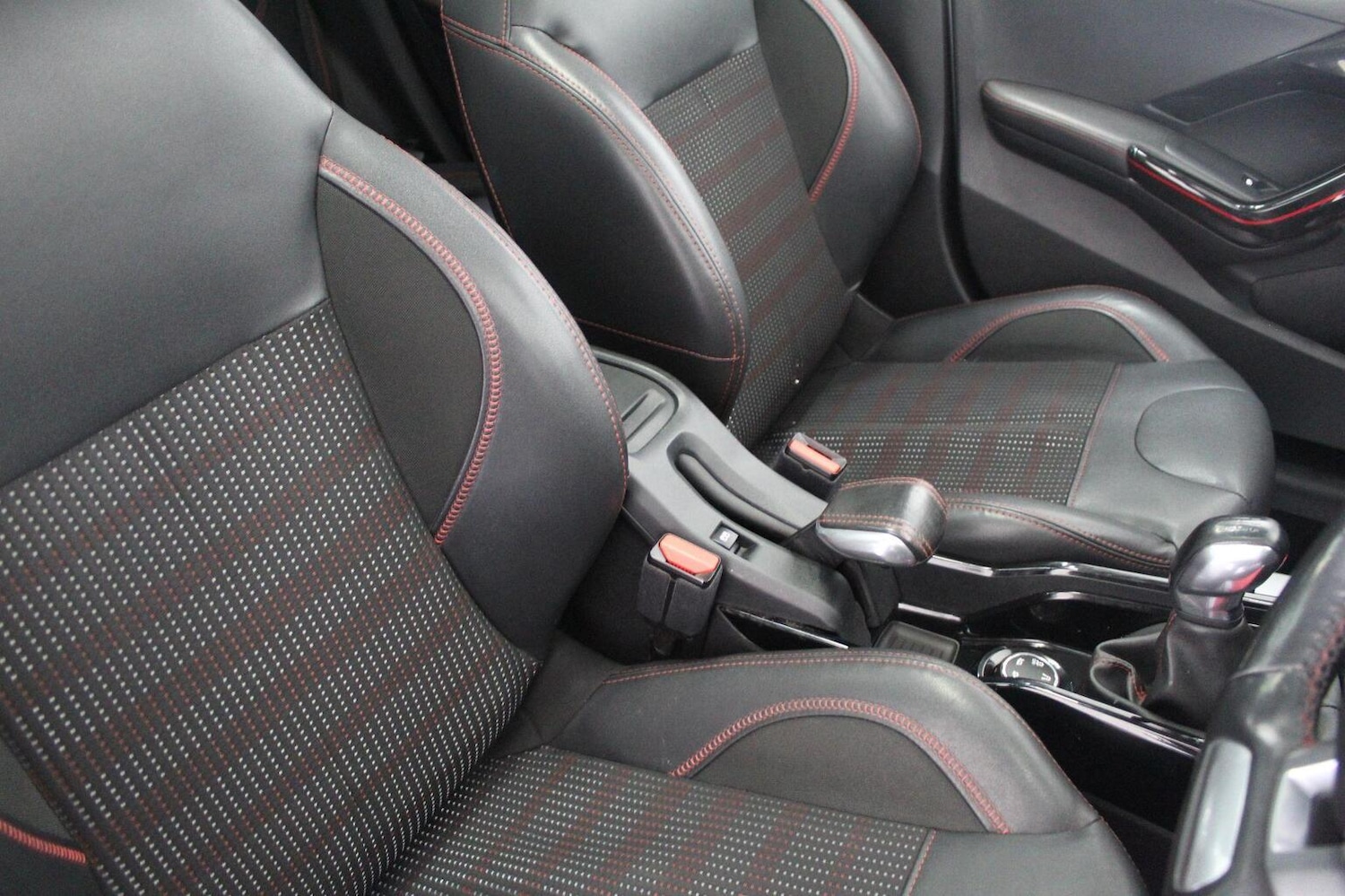 Used Peugeot 2008 2017 for sale - 77937834: Photo 43