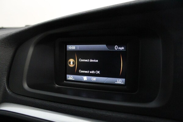 Used Volvo V40 2016 for sale - 75529852: Photo 34