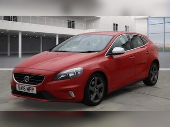 Used Volvo V40 2016 for sale - 75529852: Photo