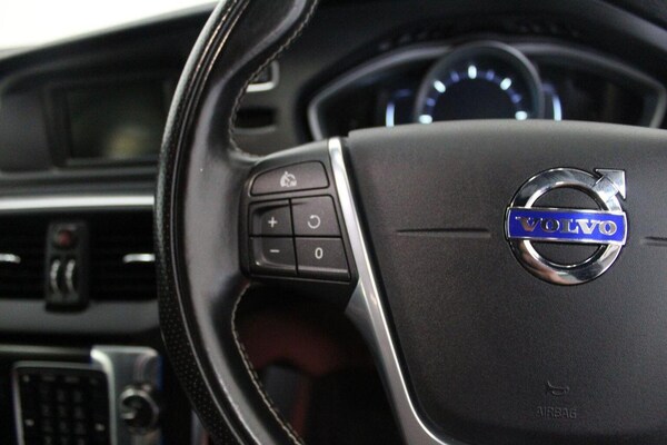 Used Volvo V40 2016 for sale - 75529852: Photo 41