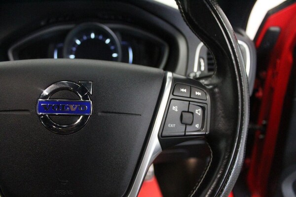 Used Volvo V40 2016 for sale - 75529852: Photo 42