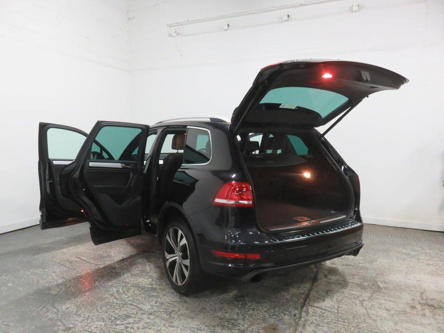 Used Volkswagen Touareg 2014 for sale - 76924407: Photo 24