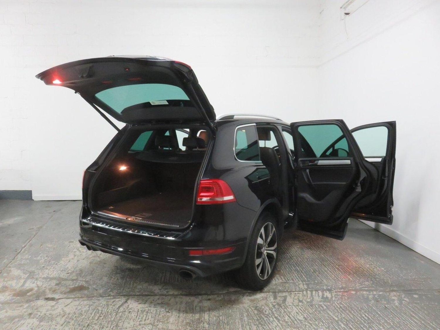 Used Volkswagen Touareg 2014 for sale - 76924407: Photo 25