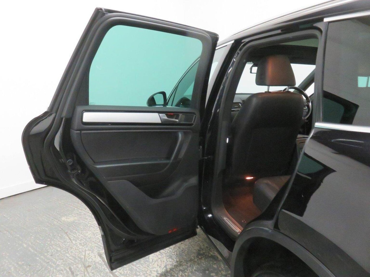 Used Volkswagen Touareg 2014 for sale - 76924407: Photo 32