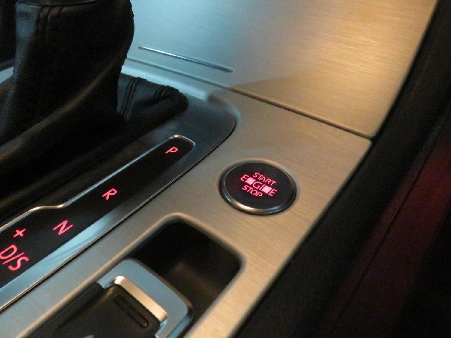 Used Volkswagen Touareg 2014 for sale - 76924407: Photo 44