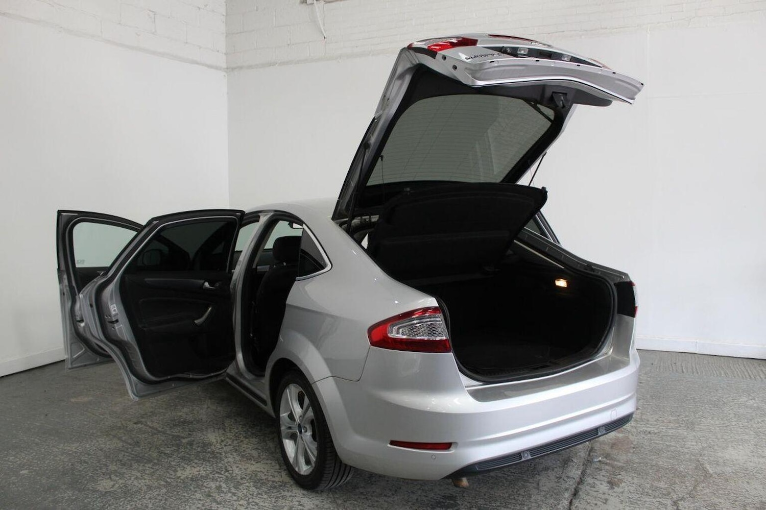 Used Ford Mondeo 2014 for sale - 76471224: Photo 21