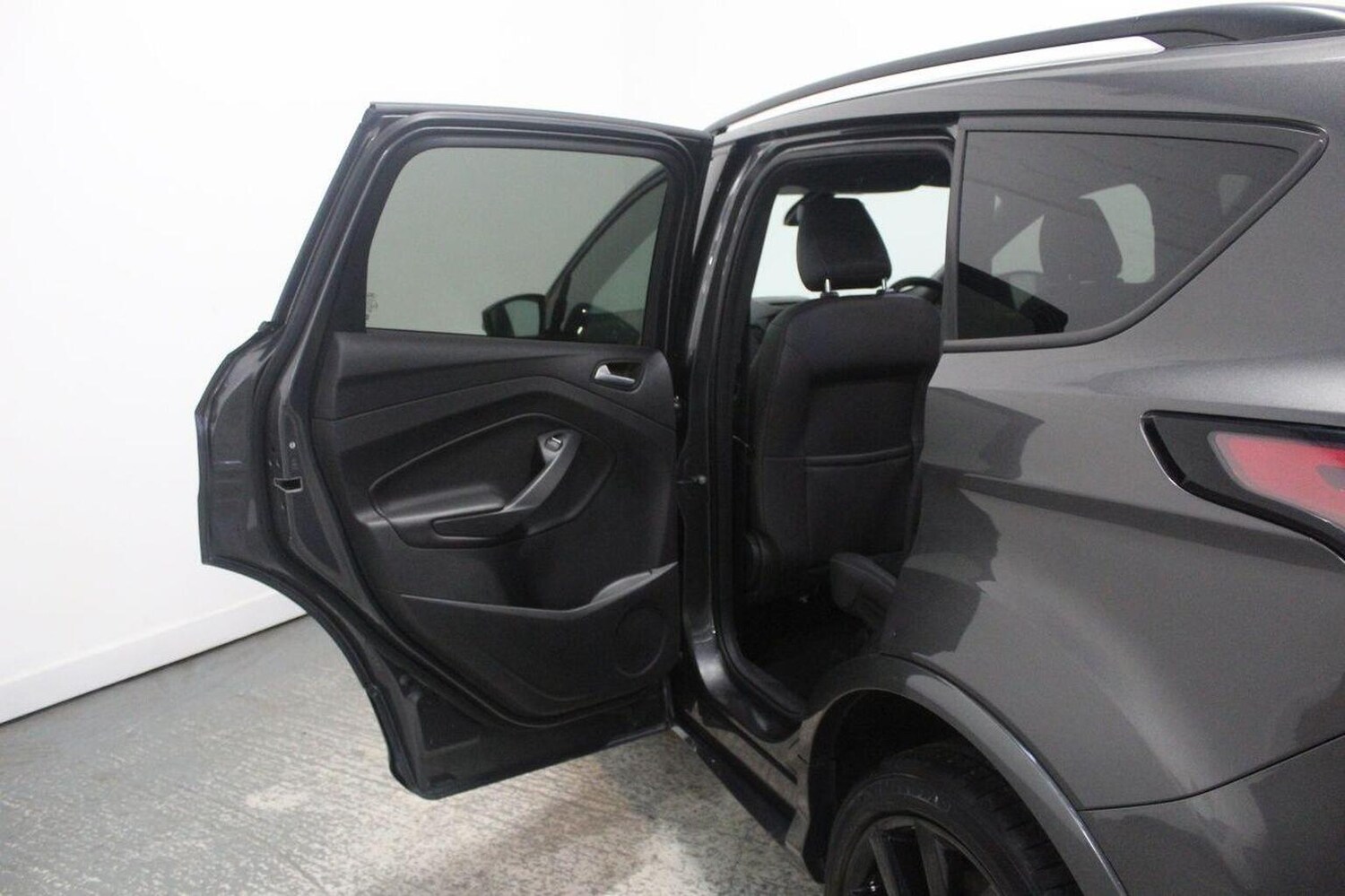 Used Ford Kuga 2017 for sale - 76799141: Photo 27