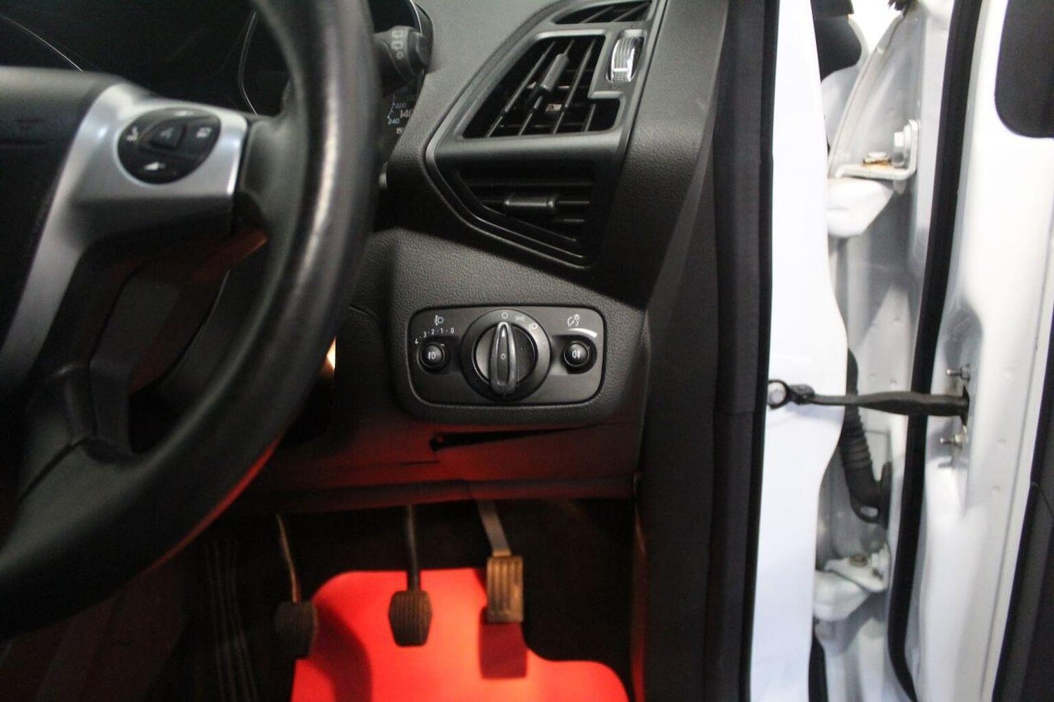 Used Ford Kuga 2015 for sale - 76580012: Photo 48