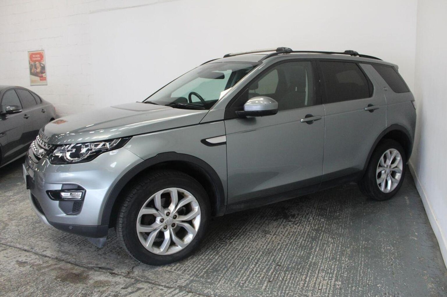Used Land Rover Discovery Sport 2015 for sale - 77027918: Photo 5
