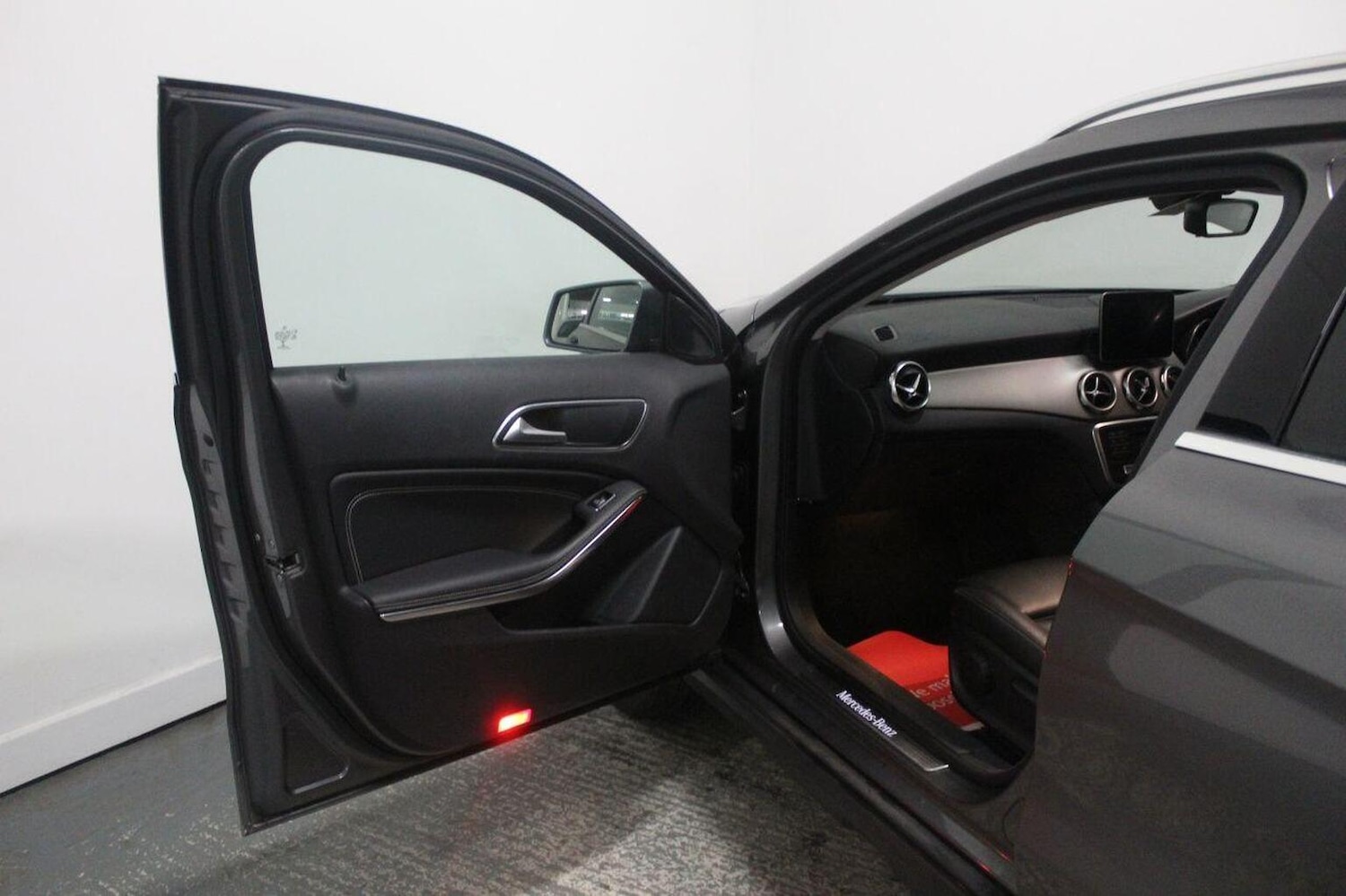 Used Mercedes-Benz GLA 2017 for sale - 76855395: Photo 25