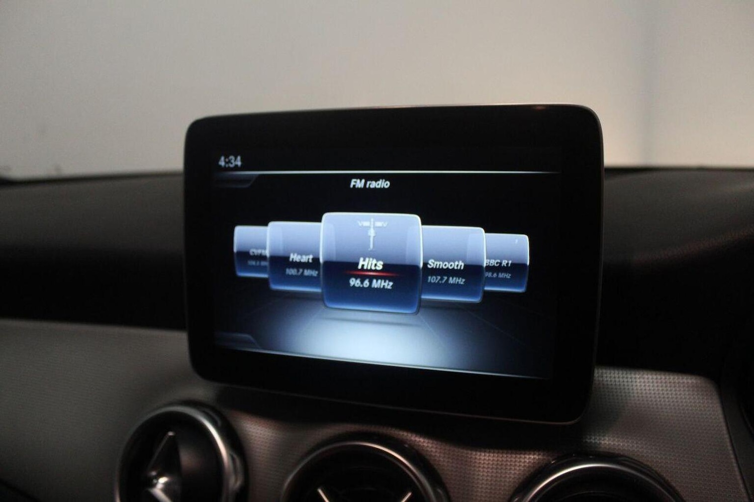 Used Mercedes-Benz GLA 2017 for sale - 76855395: Photo 32