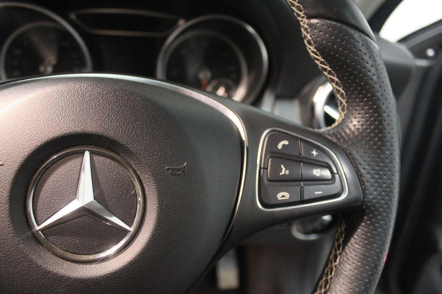 Used Mercedes-Benz GLA 2017 for sale - 76855395: Photo 45