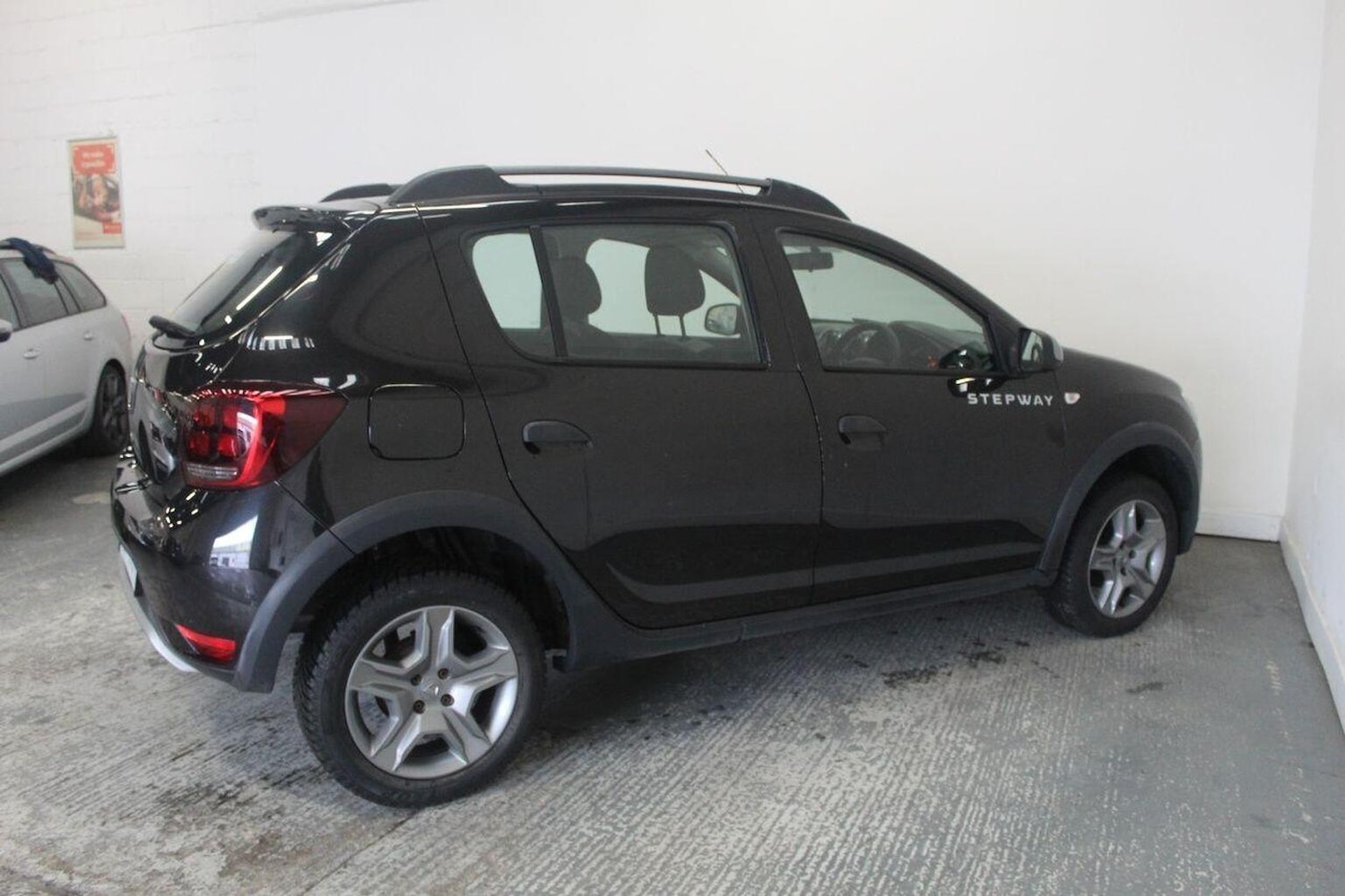 Used Dacia Sandero Stepway 2019 for sale - 76830344: Photo 11