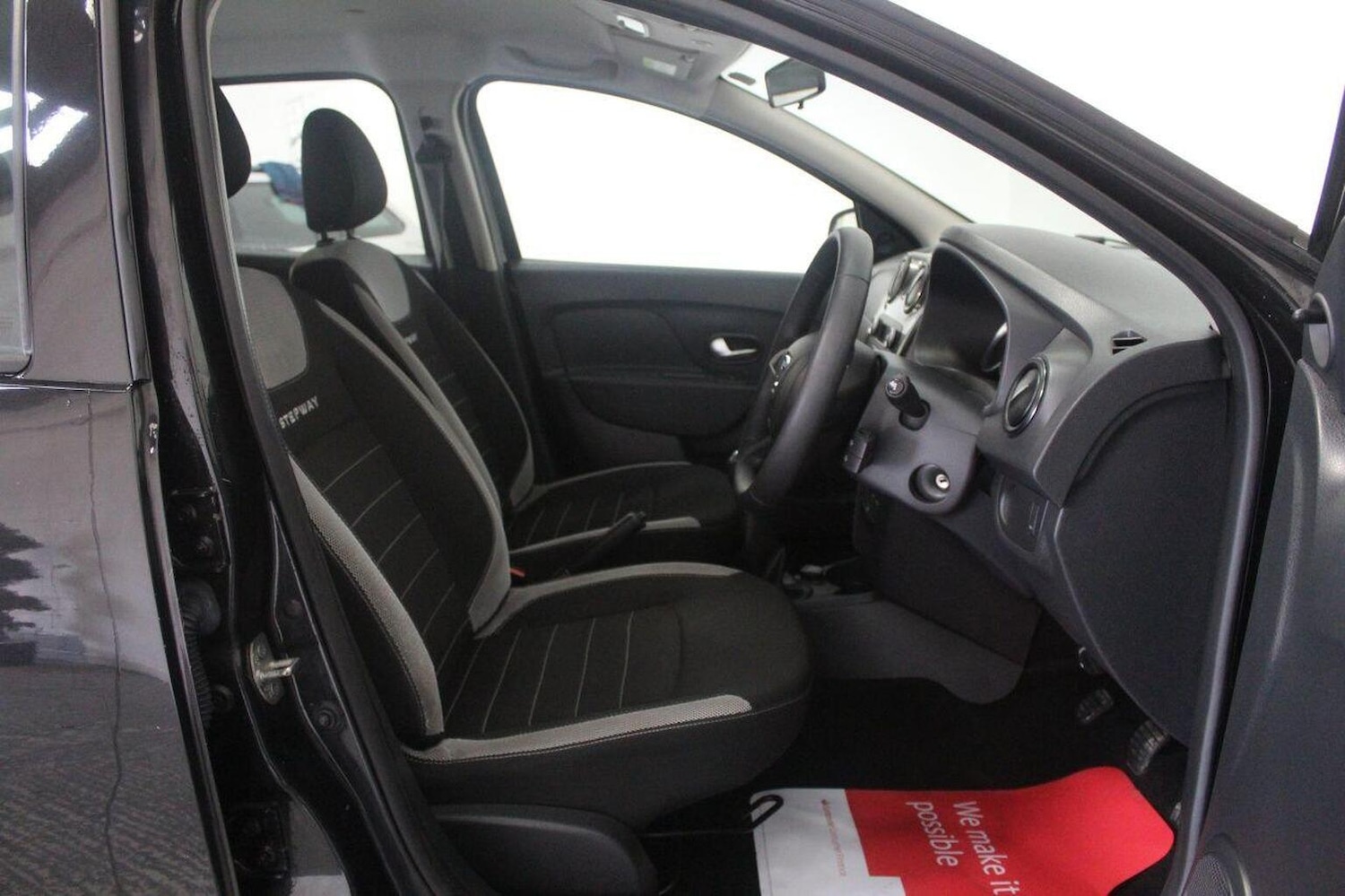 Used Dacia Sandero Stepway 2019 for sale - 76830344: Photo 28