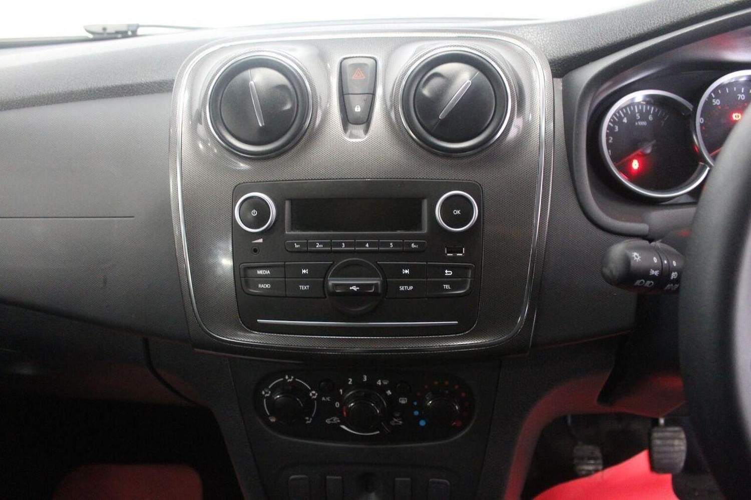 Used Dacia Sandero Stepway 2019 for sale - 76830344: Photo 31