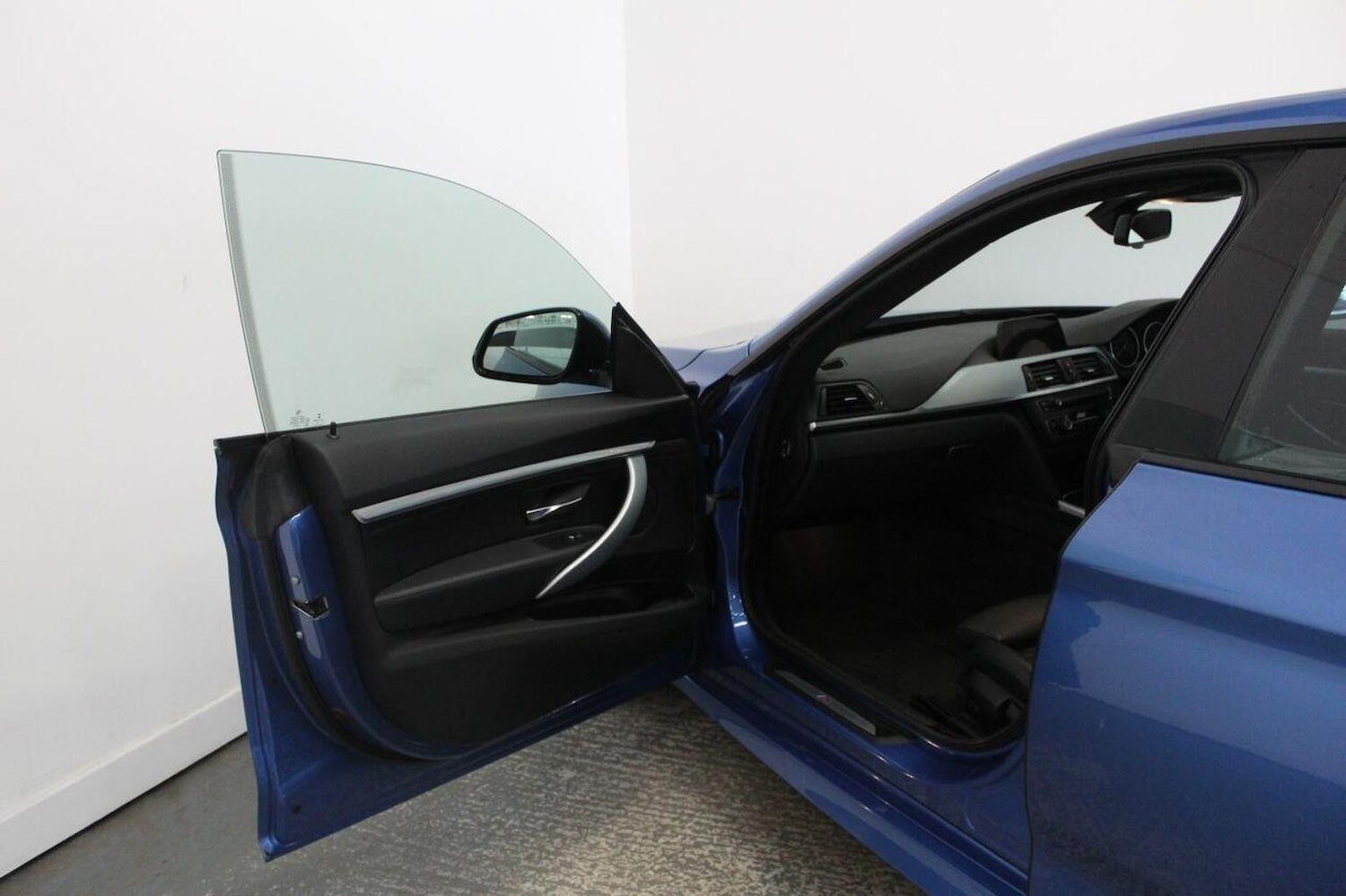 Used BMW 3 Series 2016 for sale - 76011366: Photo 27